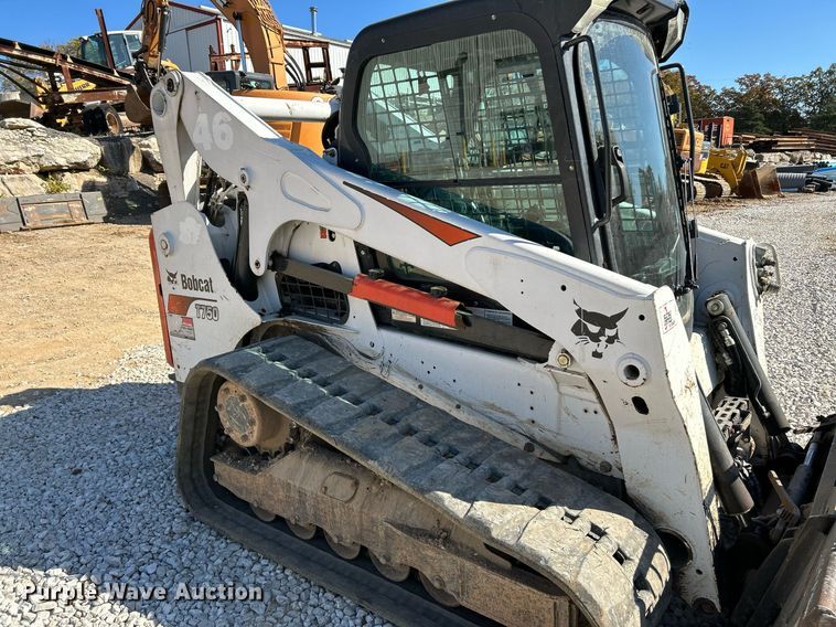 image for item NR9273 2017 Bobcat T750  tracked skid steer loader