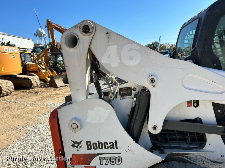 image for item NR9273 2017 Bobcat T750  tracked skid steer loader