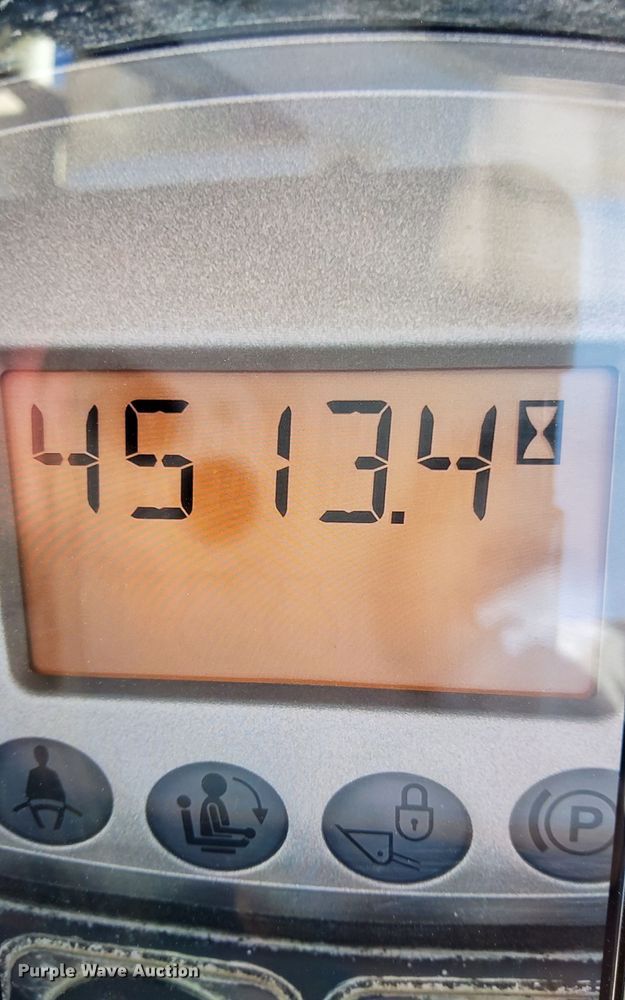 image for item NR9273 2017 Bobcat T750  tracked skid steer loader