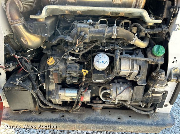 image for item NR9273 2017 Bobcat T750  tracked skid steer loader