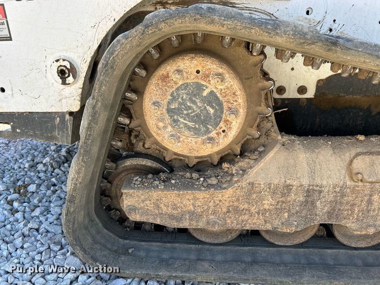 image for item NR9273 2017 Bobcat T750  tracked skid steer loader