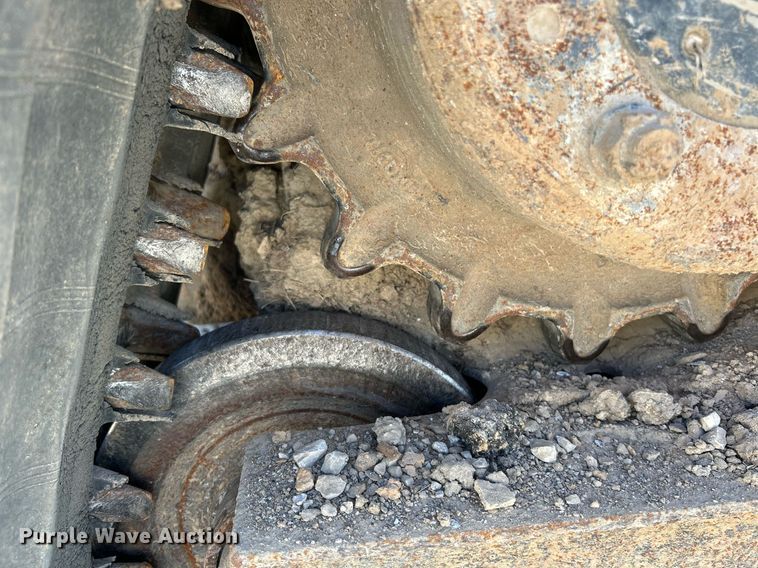 image for item NR9273 2017 Bobcat T750  tracked skid steer loader