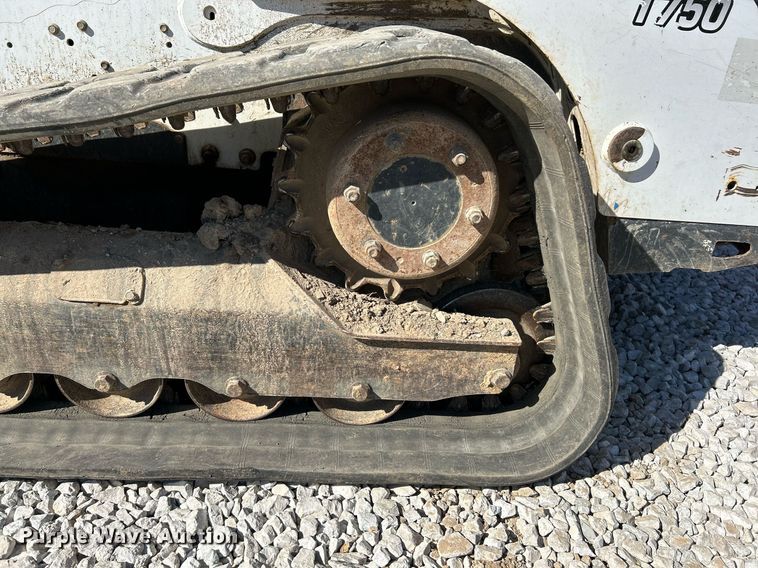 image for item NR9273 2017 Bobcat T750  tracked skid steer loader