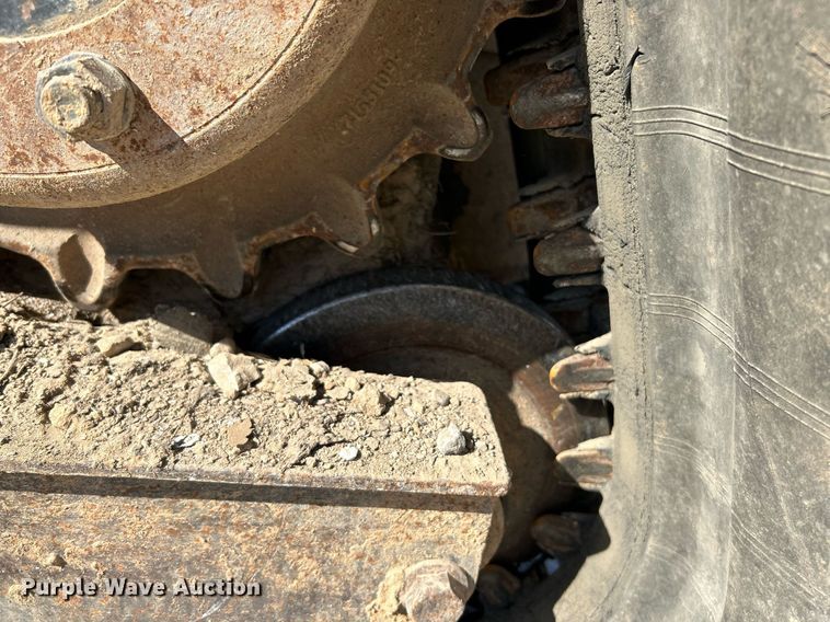 image for item NR9273 2017 Bobcat T750  tracked skid steer loader