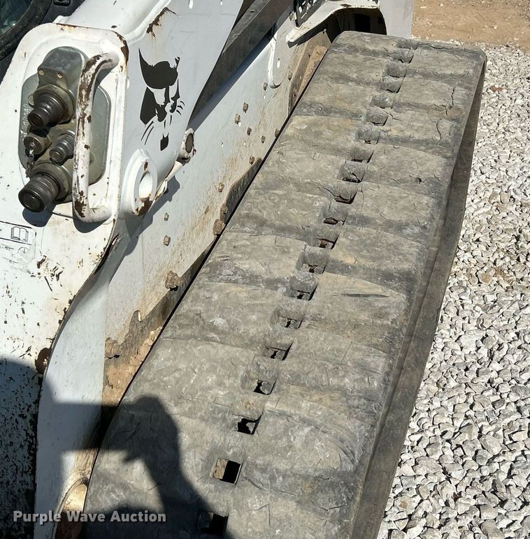 image for item NR9273 2017 Bobcat T750  tracked skid steer loader