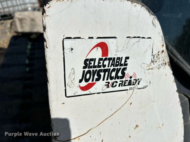 image for item NR9273 2017 Bobcat T750  tracked skid steer loader