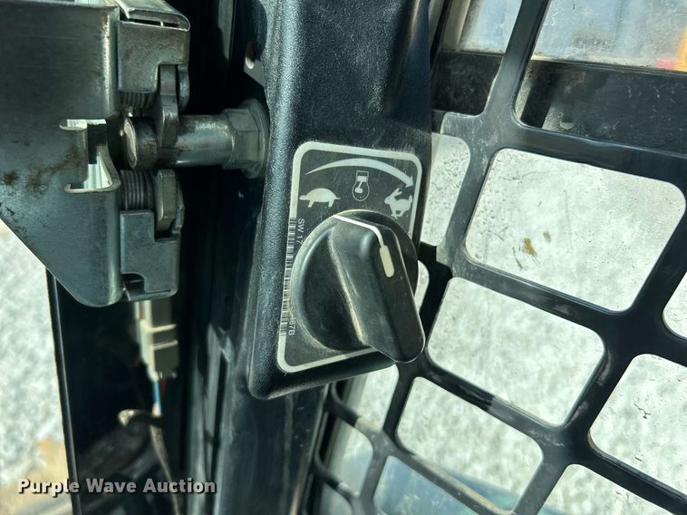 image for item NR9274 2019 Bobcat T450  tracked skid steer loader