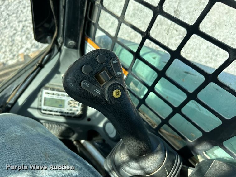 image for item NR9274 2019 Bobcat T450  tracked skid steer loader