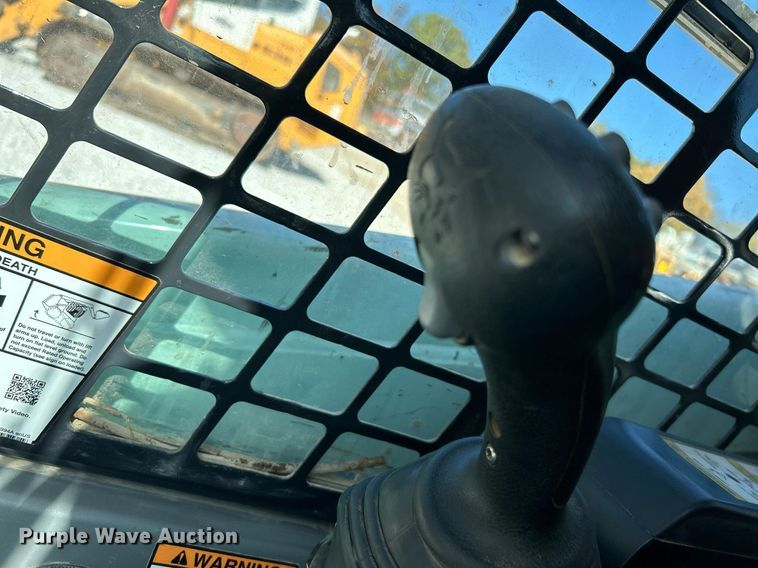 image for item NR9274 2019 Bobcat T450  tracked skid steer loader