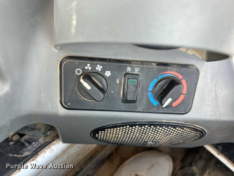 image for item NR9274 2019 Bobcat T450  tracked skid steer loader