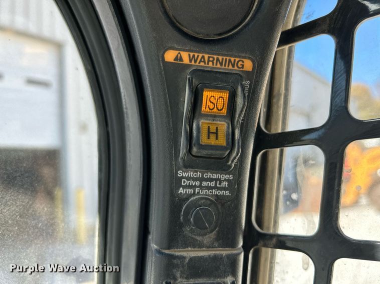 image for item NR9274 2019 Bobcat T450  tracked skid steer loader