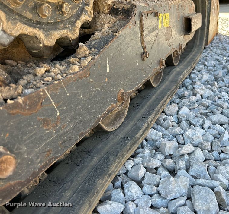 image for item NR9274 2019 Bobcat T450  tracked skid steer loader