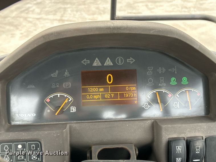 image for item NR9276 2015 Volvo DD120B  double drum roller