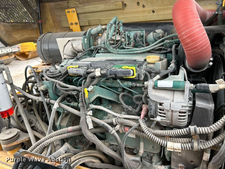 image for item NR9276 2015 Volvo DD120B  double drum roller