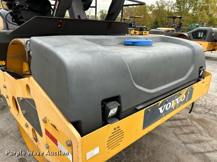 image for item NR9276 2015 Volvo DD120B  double drum roller