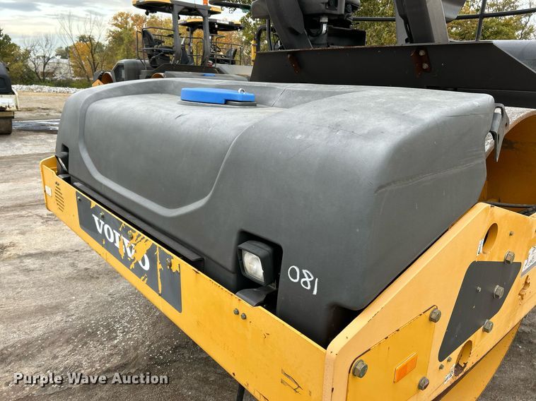 image for item NR9276 2015 Volvo DD120B  double drum roller