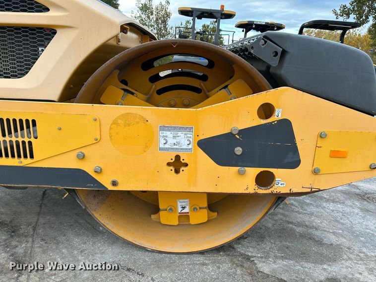 image for item NR9276 2015 Volvo DD120B  double drum roller