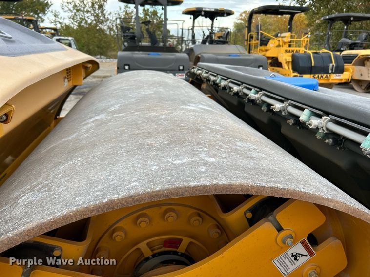 image for item NR9276 2015 Volvo DD120B  double drum roller