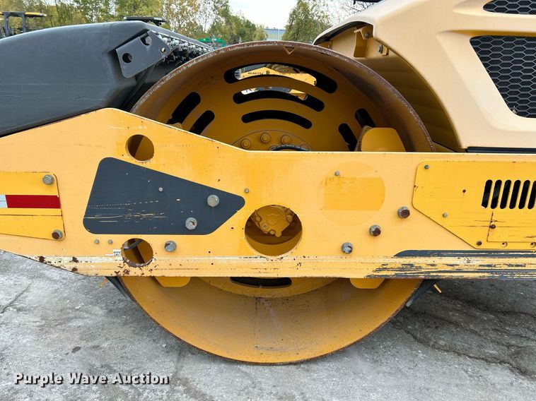 image for item NR9276 2015 Volvo DD120B  double drum roller