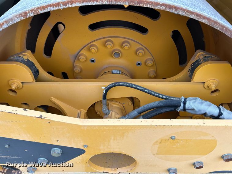 image for item NR9276 2015 Volvo DD120B  double drum roller