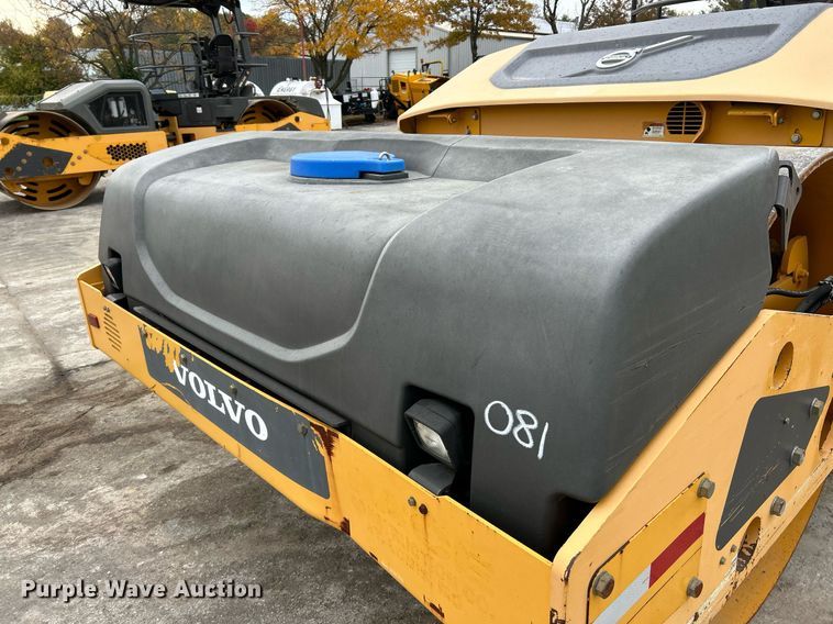 image for item NR9276 2015 Volvo DD120B  double drum roller