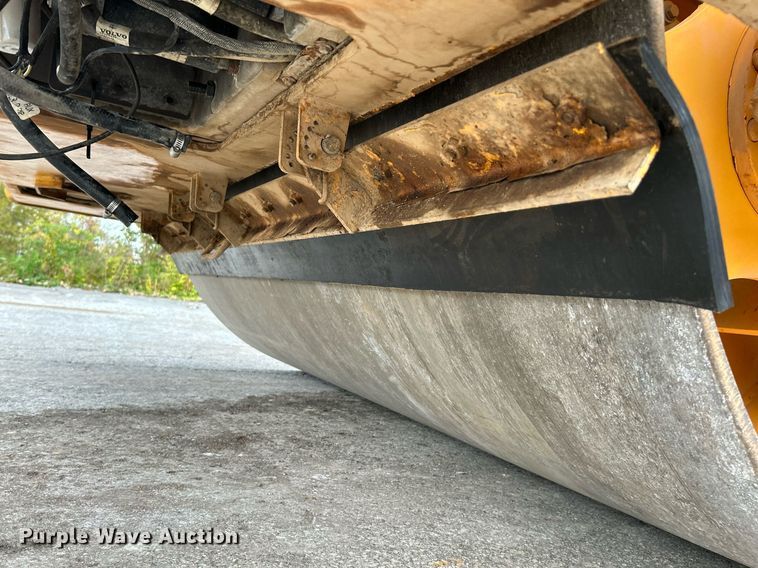 image for item NR9277 2016 Volvo DD140 HF 8 Amplitude  double drum roller