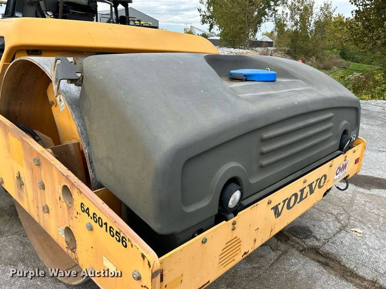 image for item NR9277 2016 Volvo DD140 HF 8 Amplitude  double drum roller