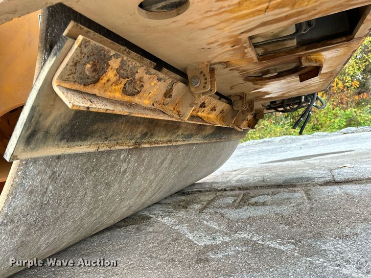 image for item NR9277 2016 Volvo DD140 HF 8 Amplitude  double drum roller