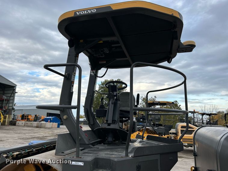 image for item NR9278 2017 Volvo DD120C  double drum roller