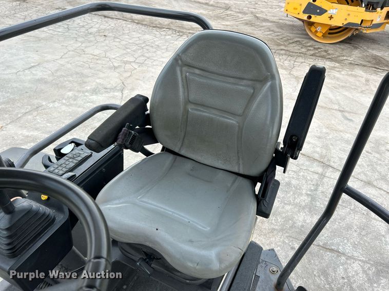 image for item NR9278 2017 Volvo DD120C  double drum roller