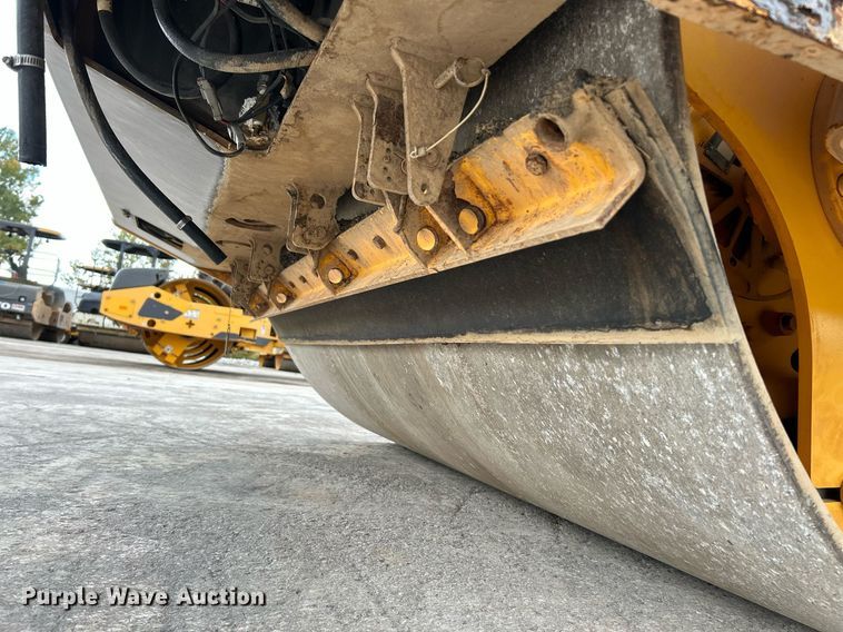 image for item NR9278 2017 Volvo DD120C  double drum roller