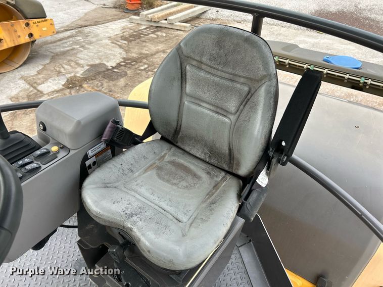 image for item NR9279 2016 Volvo DD120B  double drum roller