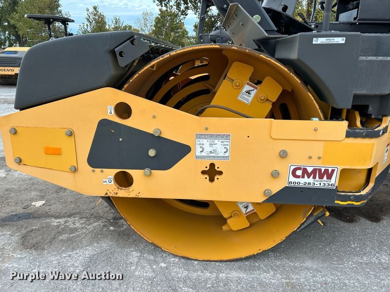 image for item NR9279 2016 Volvo DD120B  double drum roller