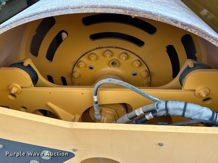 image for item NR9279 2016 Volvo DD120B  double drum roller