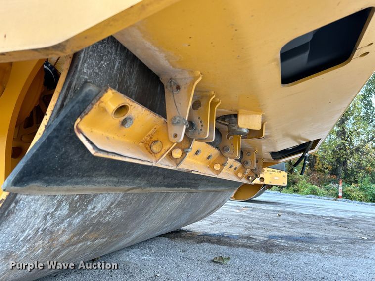 image for item NR9279 2016 Volvo DD120B  double drum roller