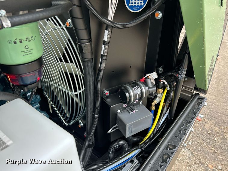 image for item NR9291 2023 Sullair 185D  air compressor