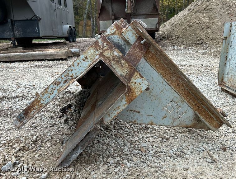 image for item NR9296 2005 Power Curbers 5700-B Super  concrete curb machine