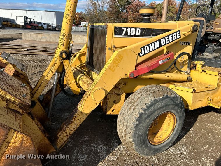 image for item NR9317 1997 John Deere 710D  backhoe