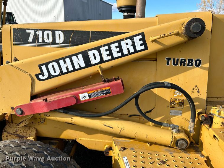 image for item NR9317 1997 John Deere 710D  backhoe