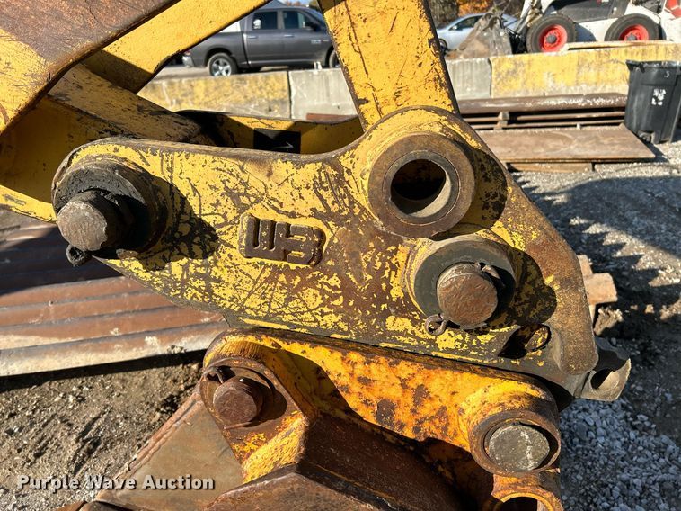 image for item NR9317 1997 John Deere 710D  backhoe