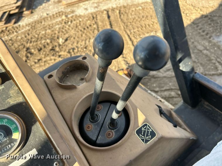 image for item NR9317 1997 John Deere 710D  backhoe