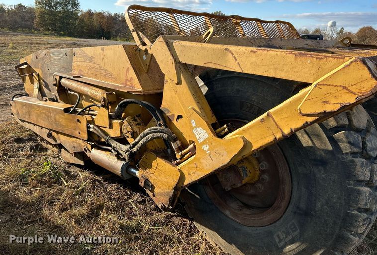 image for item NR9319 2003 Reynolds 17CS12  scraper