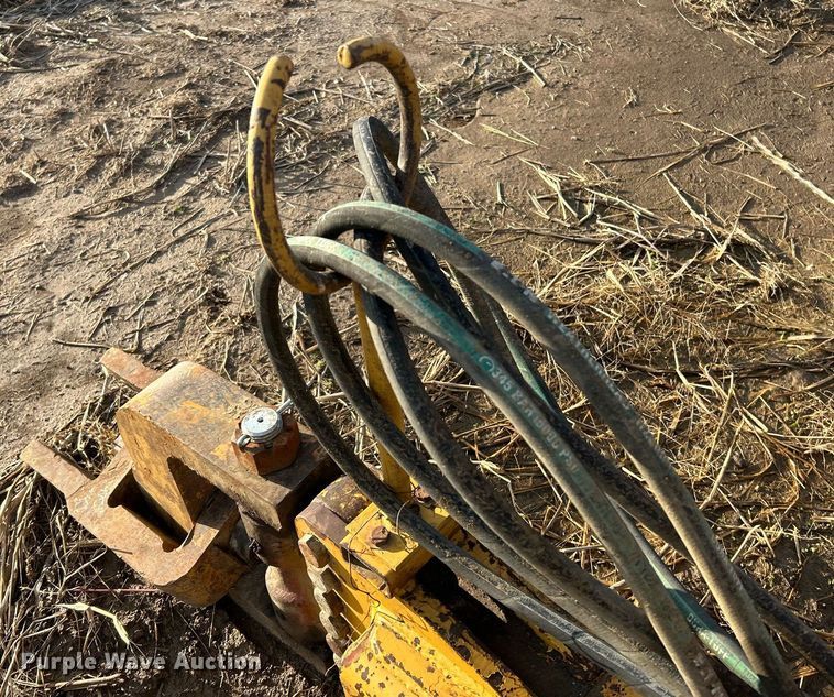 image for item NR9319 2003 Reynolds 17CS12  scraper