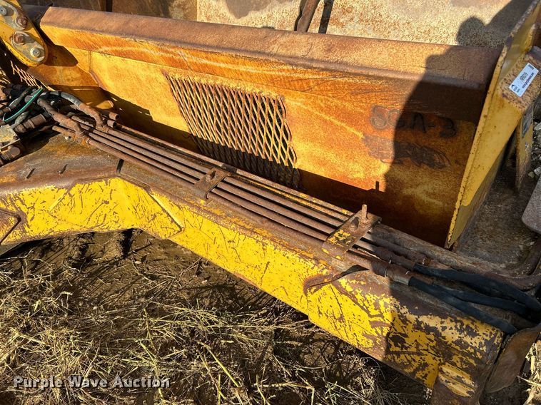 image for item NR9319 2003 Reynolds 17CS12  scraper