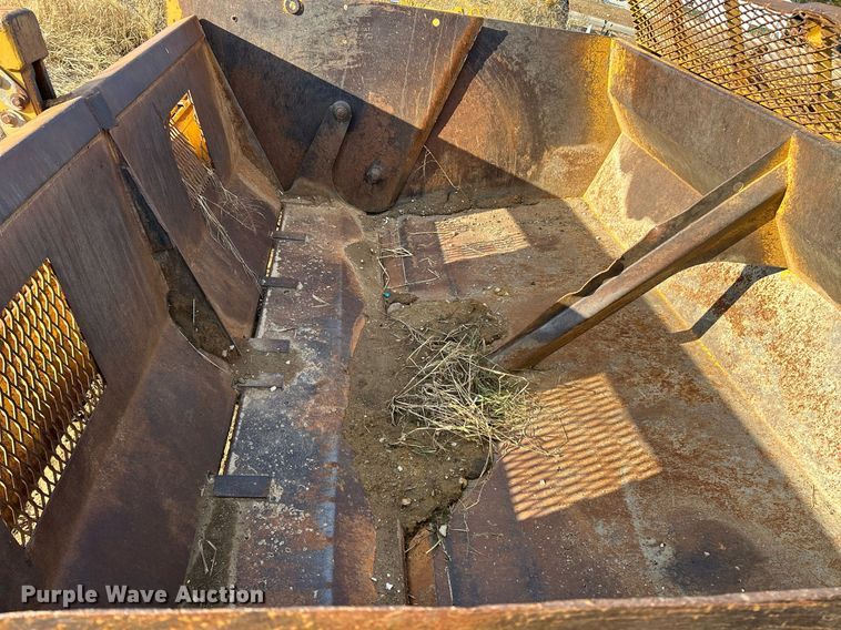 image for item NR9319 2003 Reynolds 17CS12  scraper