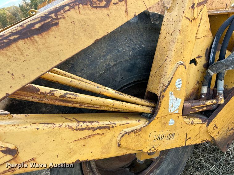 image for item NR9319 2003 Reynolds 17CS12  scraper