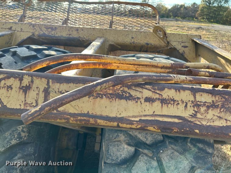 image for item NR9319 2003 Reynolds 17CS12  scraper