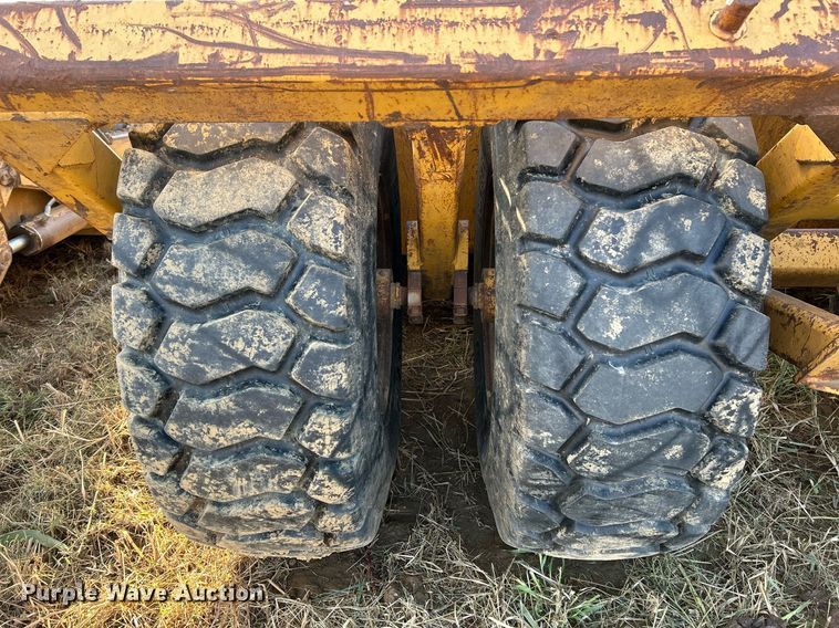 image for item NR9319 2003 Reynolds 17CS12  scraper