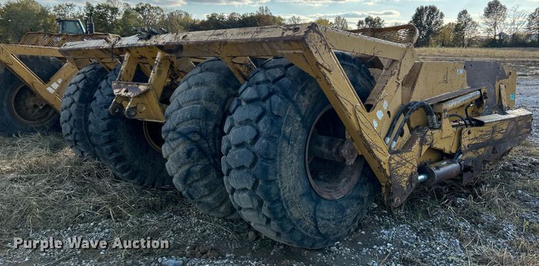 image for item NR9320 2004 Reynolds 17CS12  scraper