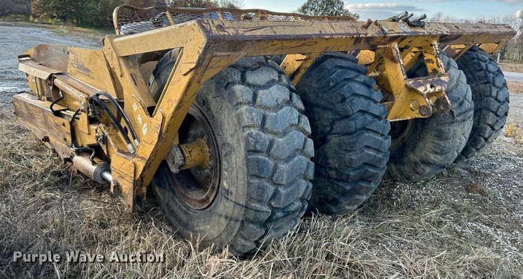 image for item NR9320 2004 Reynolds 17CS12  scraper